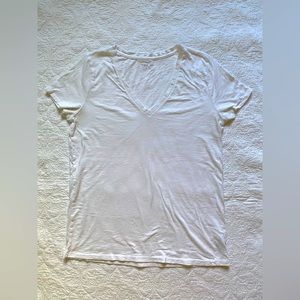 Merona XL v-neck t-shirt